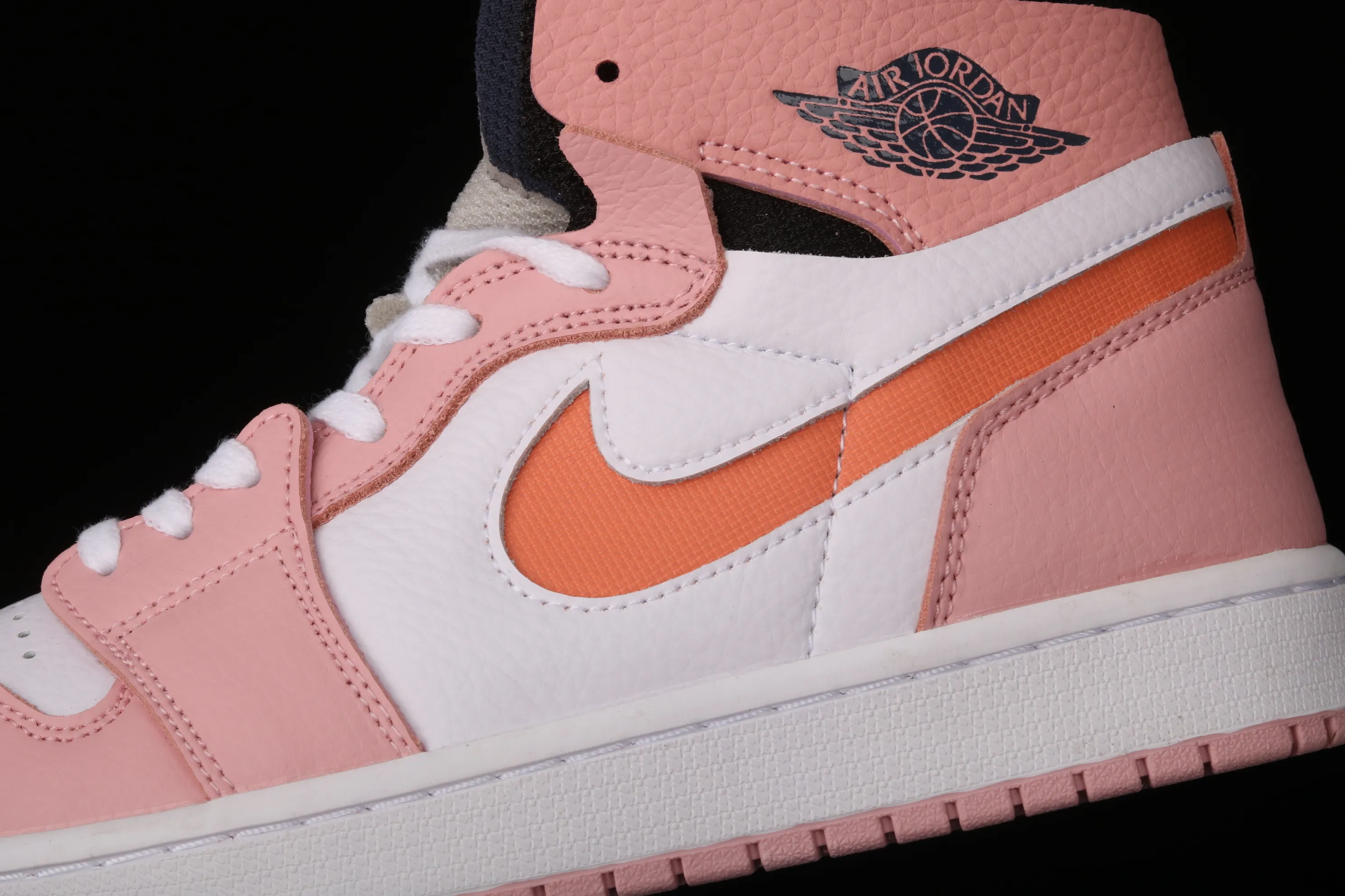 All categories Air Jordan Jordan series basketball shoes Air Jordan 1 High G version Air Jordan 1 Zoom Air CMFT AJ1 Joe 1 pink glaze Sakura pink high-top basketball shoes CT0979-601